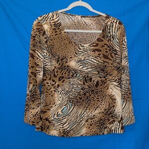 Susan Lawrence Size Large Scoop Neck Animal Print Tee